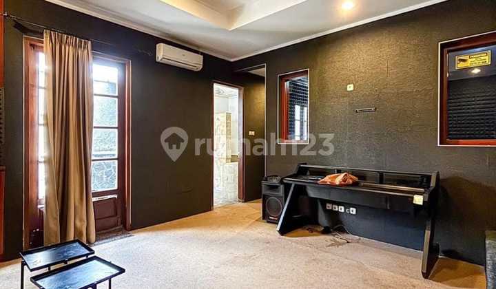 Tanah Luas dan Bangunan Bagus Terawat Lokasi Strategis di Pancoran, Jakarta Selatan