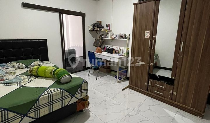 Rumah Bagus 3 Lantai Siap Huni Ada Rooftop di Meruya, Jakarta Barat