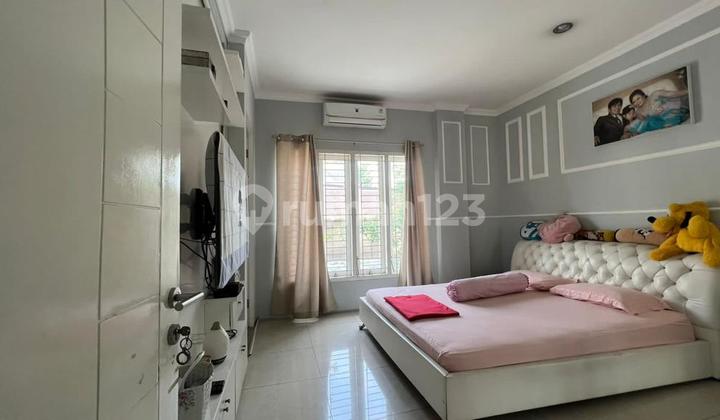 Quick Sale of a Luxurious 4-Story House + Basement in a Strategic Location at Ragunan, Pasar Minggu - South Jakarta