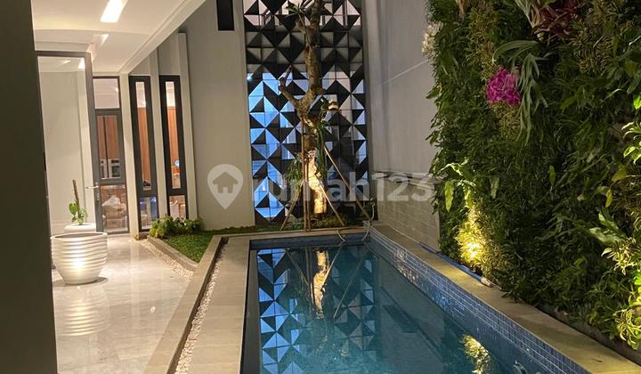 Sewa Rumah Cantik Ada Private Pool Dlokasi Strategis di Kebayoran Baru- Jakarta Selatan