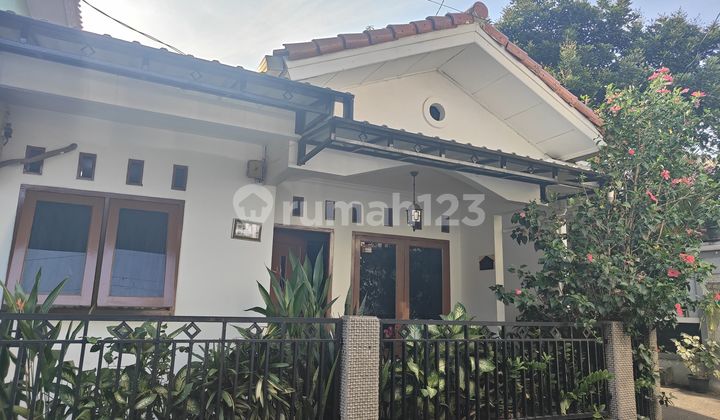 Quick Sale! 2-Story Residential House and Fully Occupied 5-Door Rental Units in Cibubur, East Jakarta 2