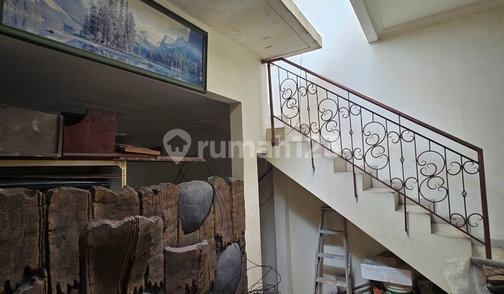 Jual Cepat! Rumah Cantik Lingkungan Asri Lokasi Strategis di Kebayoran Lama, Jakarta Selatan 2