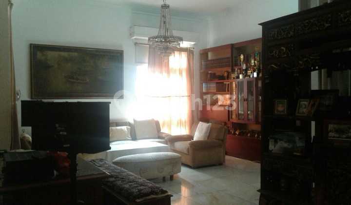 Rumah Tua Lokasi Premium Dekat Pusat Bisnis dan Perkantoran di Kawasan Elit Wijaya, Kebayoran Baru - Jakarta Selatan