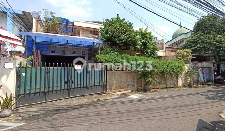 Rumah Asri Siap Huni 2 Lantai di Menteng Dalam, Jakarta Selatan