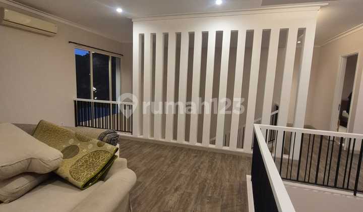 Rumah Sutra Renata,Mewah,Luas,Siap.huni, Ada Kolam Renang, Dekat Akses Tol 2