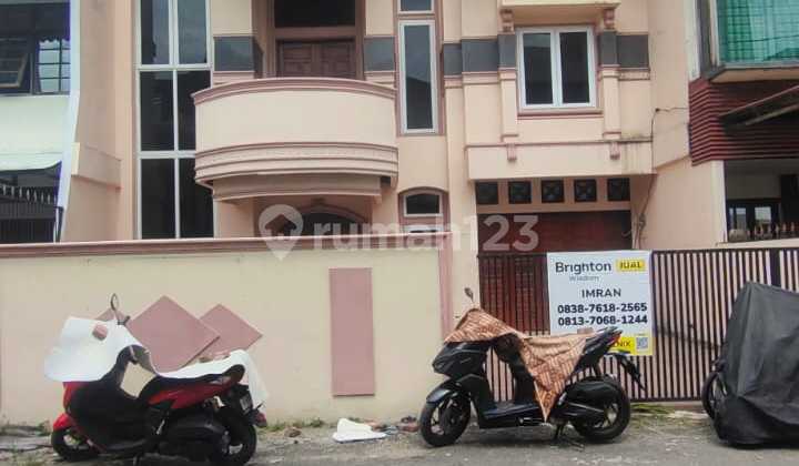 Rumah Mewah Taman Polonia 3 Rumah Mewah Taman Polonia 3