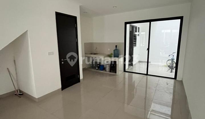 Disewakan Rumah Millenial Pik 2 Unfurnished Ukuran 4.5x12.5