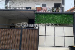 A House With A Neat Environment At Jimbaran