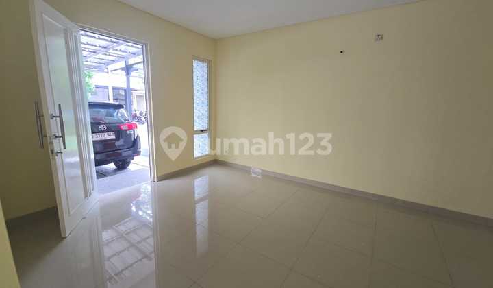 Disewakan Rumah Rapih Samping Binus School di Residence One