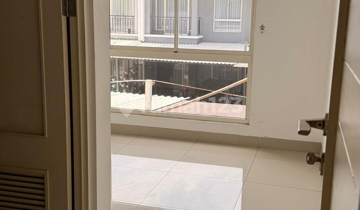 Selling Cheap Large 4-Bedroom House in Residence One 2