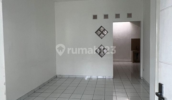 Disewakan Rumah 2 Kamar Tidur Di Regency Melati Mas