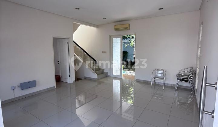 Rumah Hook 2 Lantai Di Residence One Samping Sekolah Binus 2