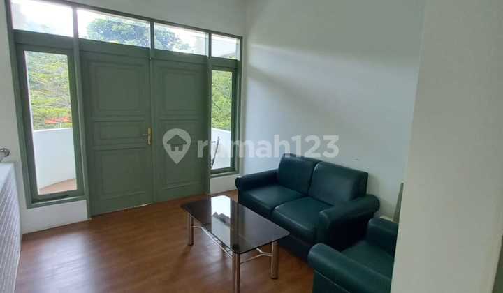 Two-Story House with Complete Facilities and Beautiful, Refreshing Views 2