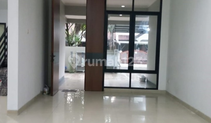 For Sale Nice 2-Story House in Batununggal Indah Complex 2