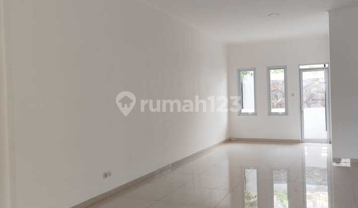 Rumah Di Kawasan Sayap Setiabudi Bandung Dengan Lingkungan Nyaman Rumah Di Kawasan Sayap Setiabudi Bandung Dengan Lingkungan Nyaman