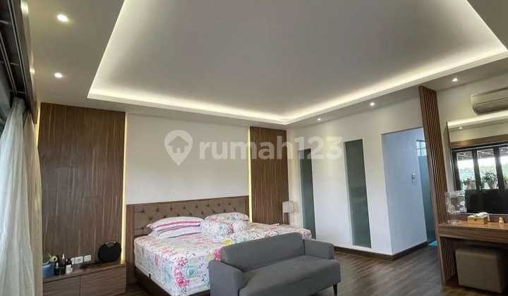 Rumah 3 Lantai Bagus Dan Nyaman Dengan Lingkungan Sejuk Di Kawasan Mainroad Garuda 2