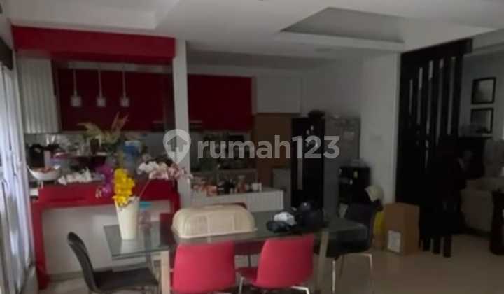 Nice and Comfortable 2-Story House with a Cool Environment in Turangga Area