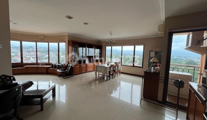 Apartment With 2 Bedrooms and Complete Facilities and Cool Views in North Bandung