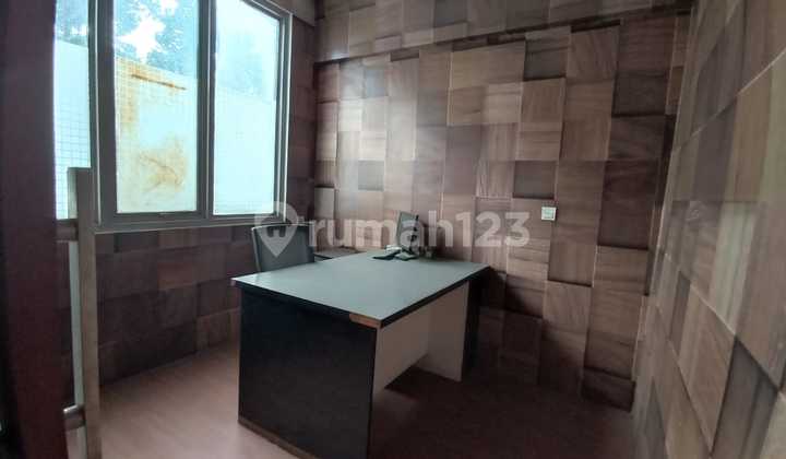 Good and Comfortable Shop House with a Strategic Location in the Cicendo Area.