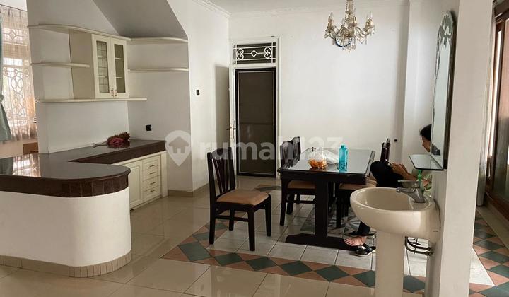 Rumah 2 Lantai Full Furnished Dengan Lingkungan Sejuk Dan Nyaman Di Kawasan Ciumbuleuit 2