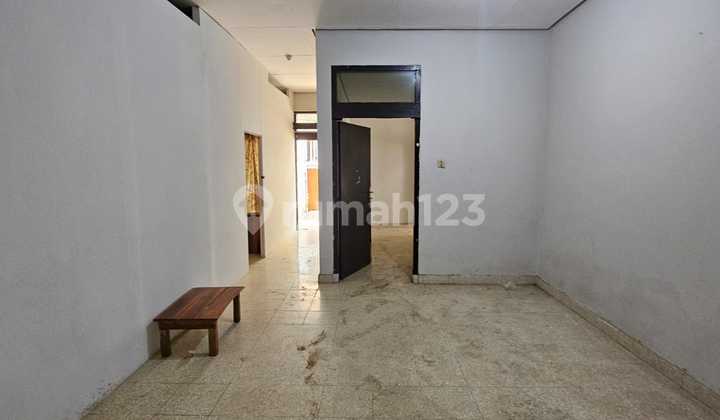 Dijual Rumah Besar Dan Luas Dengan Lingkungan Sejuk Di Kawasan Geger Kalong Tengah Dijual Rumah Besar Dan Luas Dengan Lingkungan Sejuk Di Kawasan Geger Kalong Tengah