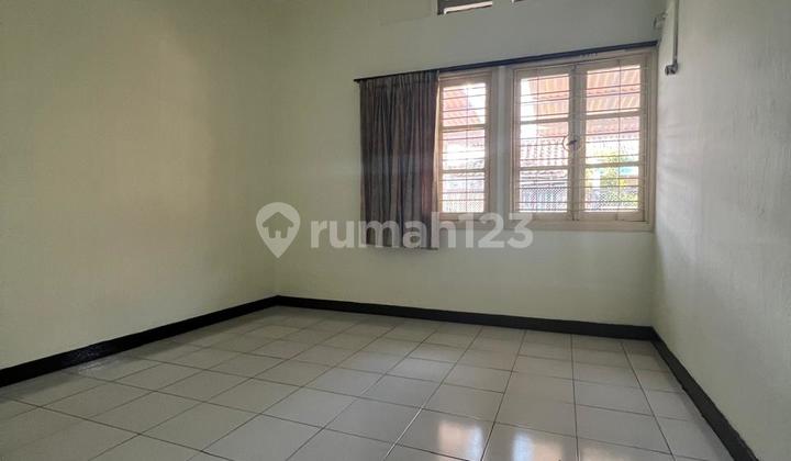 Nice and Comfortable House with Strategic Location and Cool Environment in the Pajajaran Wing Area 2