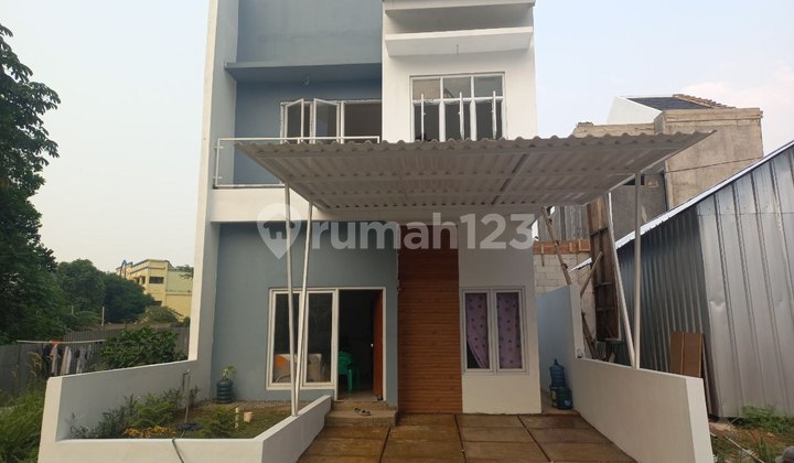 Rumah 2 Lantai Bebas Banjir Dekat Ke Terminal Rumah