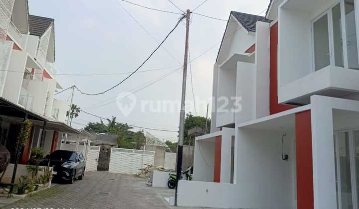 Rumah Shm, Bebas Banjir Lokasinya Strategis Dekat Ke Pintu Tol Jatibening