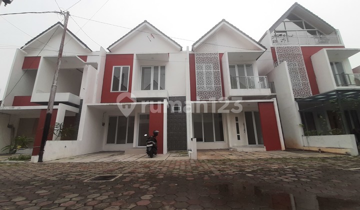 Rumah 2 Lantai Di Bekasi Kota Dekat Ke Stasiun Lrt Cikunir