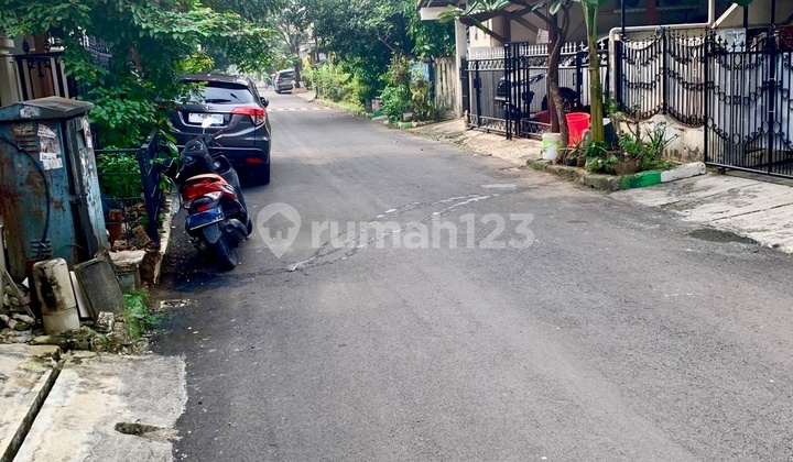 For Sale Fast & Cheap 2-Story Fully Furnished House in Italy Cluster, Cipondoh – Tangerang 2