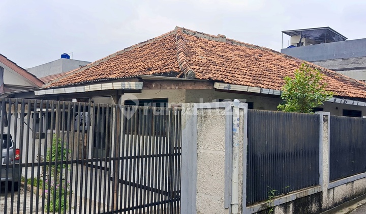 House + Active Boarding + Spacious Parking Lot in Kebon Jeruk, West Jakarta 2