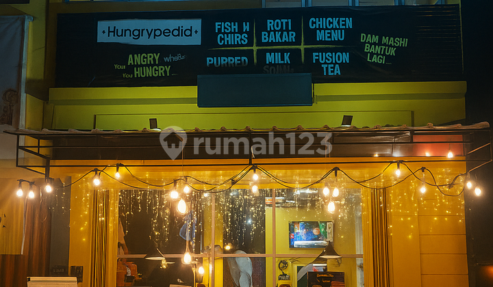 Corner Shop House Hoek Vila Dago, Dago Main Road, Ciputat – Modern Renovation, Semi-Furnished, Premium Location.