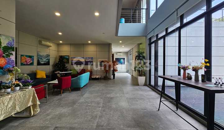 Dijual Rumah Bagus, Lingkungan Asri, Siap Huni, Di Scarlet Gading Serpong