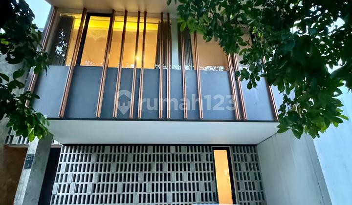 Rumah modern siap huni di Bintaro Jakarta Selatan 