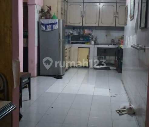 Minimalist house by the road, ready to occupy in Mampang Prapatan 2