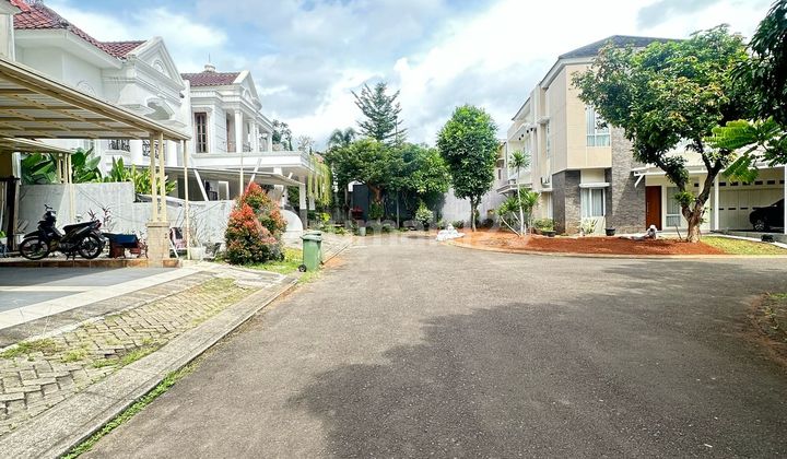 Rumah 2 lantai siap huni dalam komplek di BSD City 