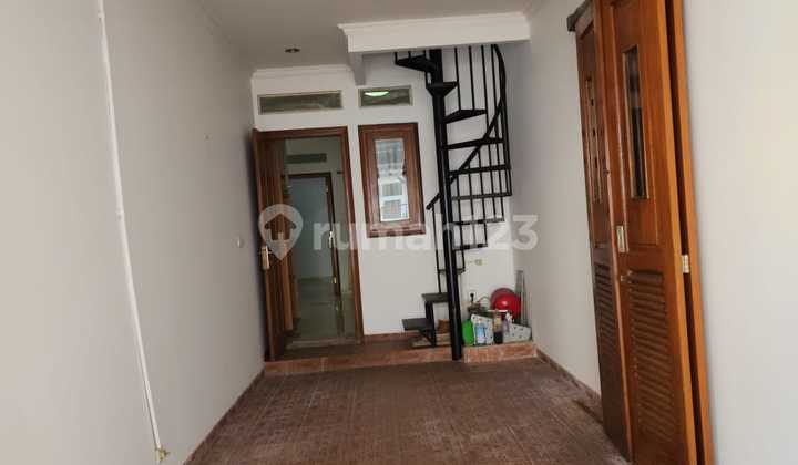 Disewakan Rumah Asri dan Nyaman Ciomas Kebayoran Baru Jakarta Selatan 2
