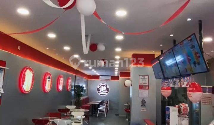 Rukan 2.5 Floors Former Cafe in Buaran Regency, East Jakarta 2