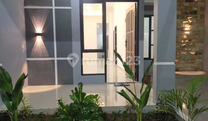 Rumah Modern Minimalis Baru Renovasi, Lokasi Strategis Rumah Modern Minimalis Baru Renovasi, Lokasi Strategis