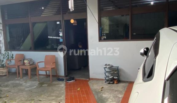 Luxury House in Patal, Senayan Strategic Location, Close to Palmerah Station 2