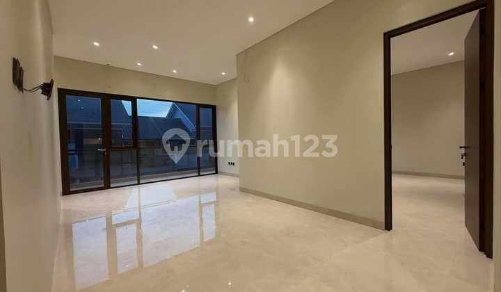 Rumah Modern di Kebayoran Bintarojaya Lokasi Strategis 2