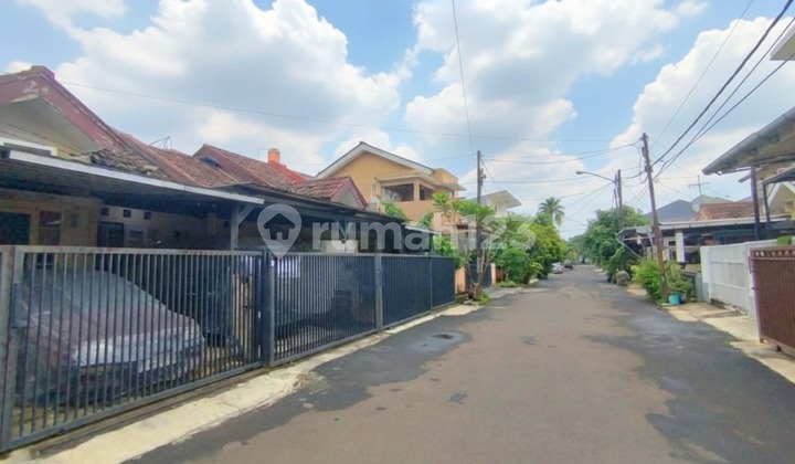 Nice House in Graharaya Bintaro, Strategic Location 2