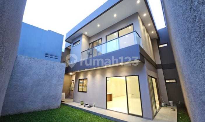 Rumah Modern di Kebayoran Bintarojaya Lokasi Strategis Rumah Modern di Kebayoran Bintarojaya Lokasi Strategis