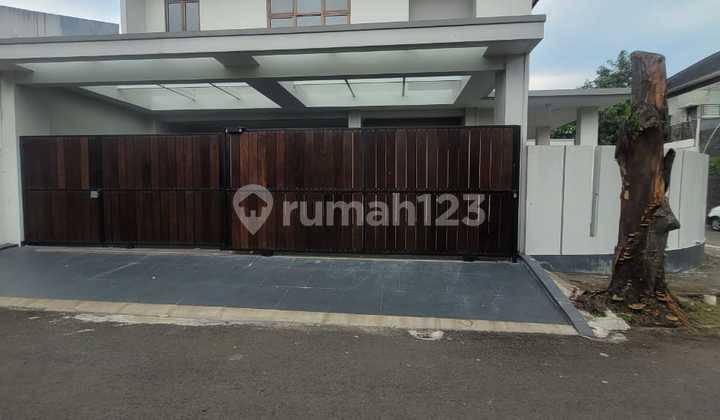 Rumah Mewah Di Kencana Loka,bsd Serpong Tangerang