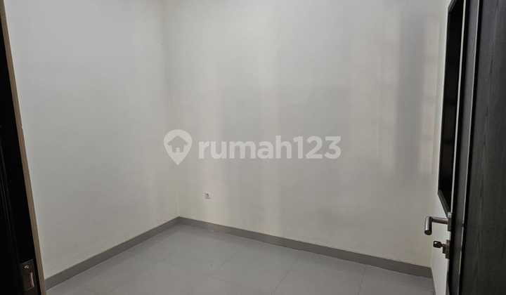 Beautiful House in the Nusantara Cluster, Modernland 2