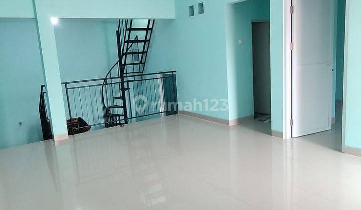 Rumah 2 Lantai Disewakan Dalam Perumahan. Baru Di Renovasi 2