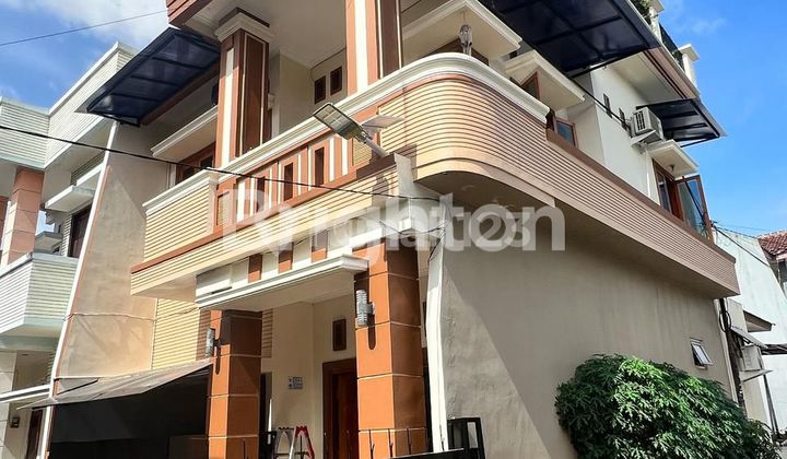 KOS KOS AN 3 LANTAI , DENGAN 3 KAMAR , NYAMAN DAN BERSIH DI  TANJUNG BARAT, JAKSEL 1