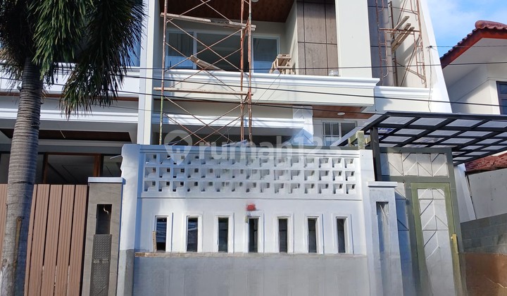 Dijual Rumah Baru 3 Lantai , Puri Indah, Jakarta Barat SHM