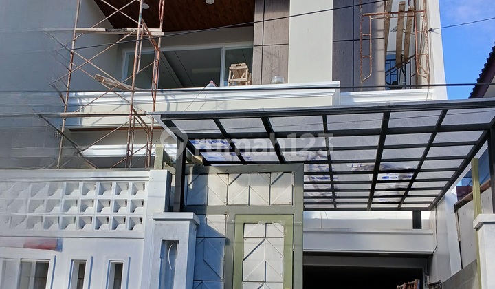 Dijual Rumah Baru 3 Lantai , Puri Indah, Jakarta Barat SHM 2