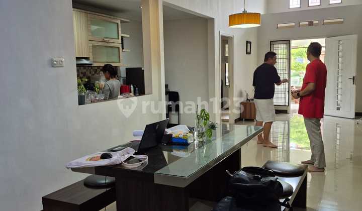 Rumah Cantik Terawat Semi Furnished Free Kitchen Set Water Heater Ac Hadap Utara Lokasi Favorit Di Kota Baru Parahyangan Tatar Jingganagara - Ddl